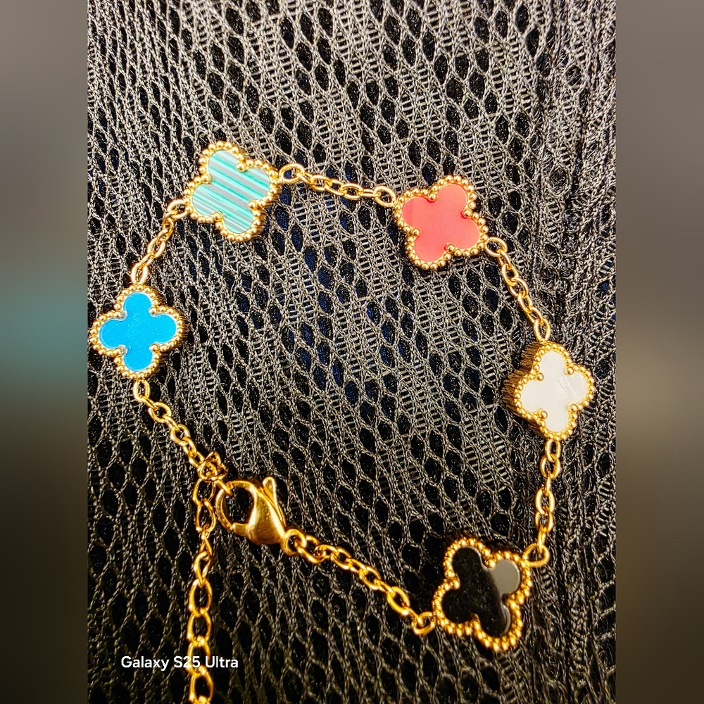 Multi-Color Clover Bracelet - Picture 2 of 2